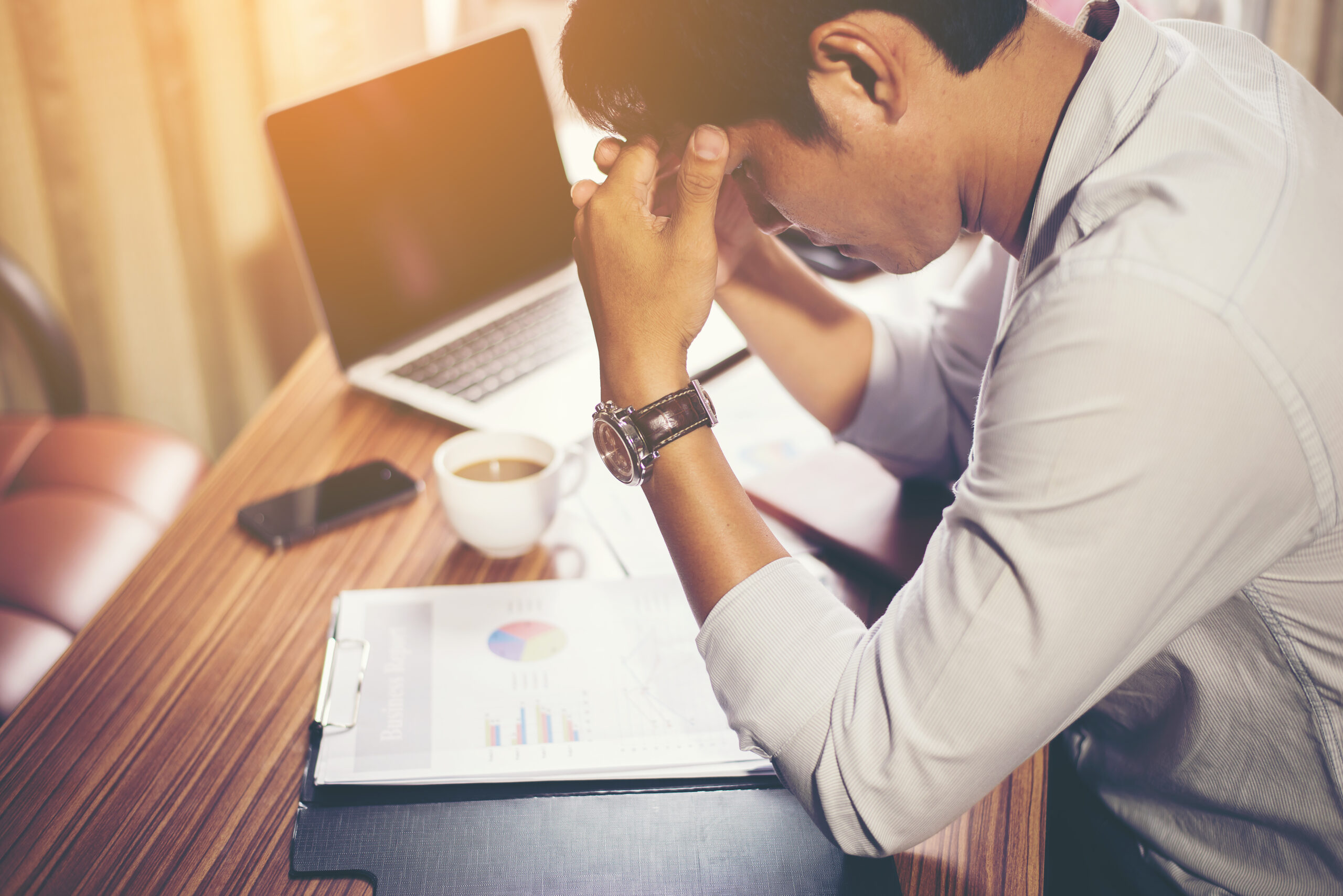 人手不足によって倒産が起きる理由は？解消した事例も解説