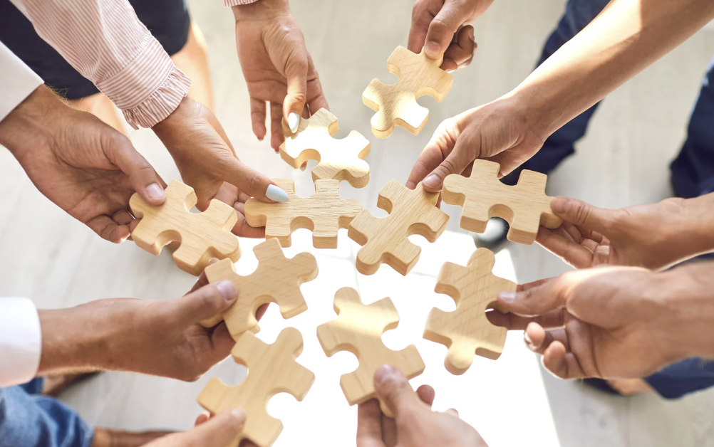 従業員エンゲージメントのメリットとは？ 業務効率化と定着率向上を両立させる仕組みづくり