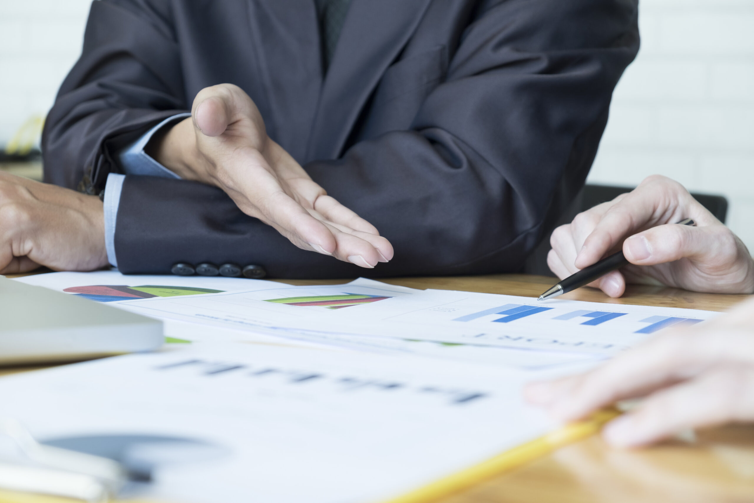 外注化のデメリットとは?失敗を避けるための対策と成功の秘訣